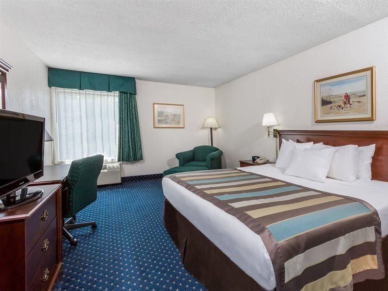 Baymont By Wyndham Greensboro/Coliseum Bagian luar foto