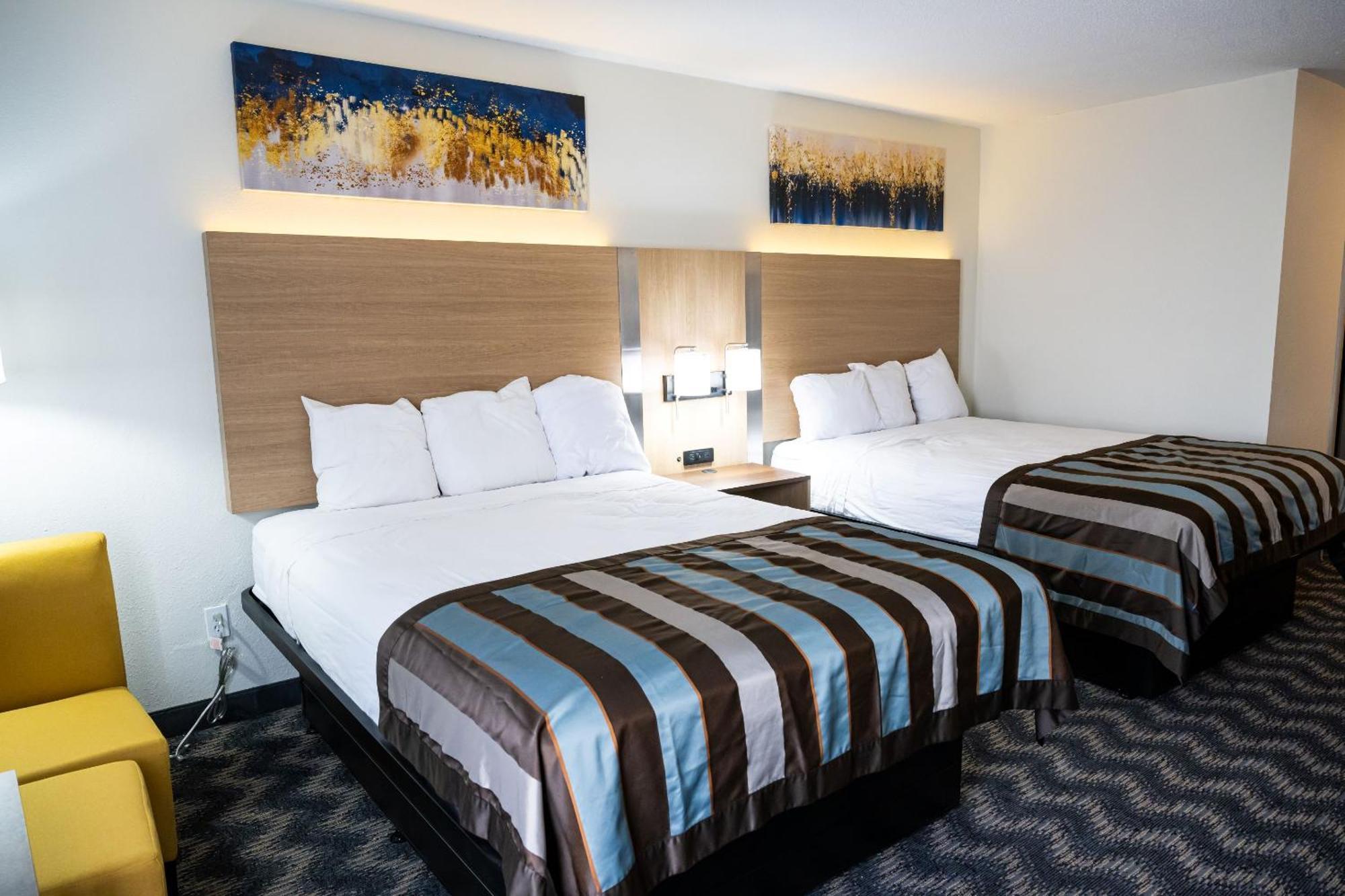 Baymont By Wyndham Greensboro/Coliseum Bagian luar foto