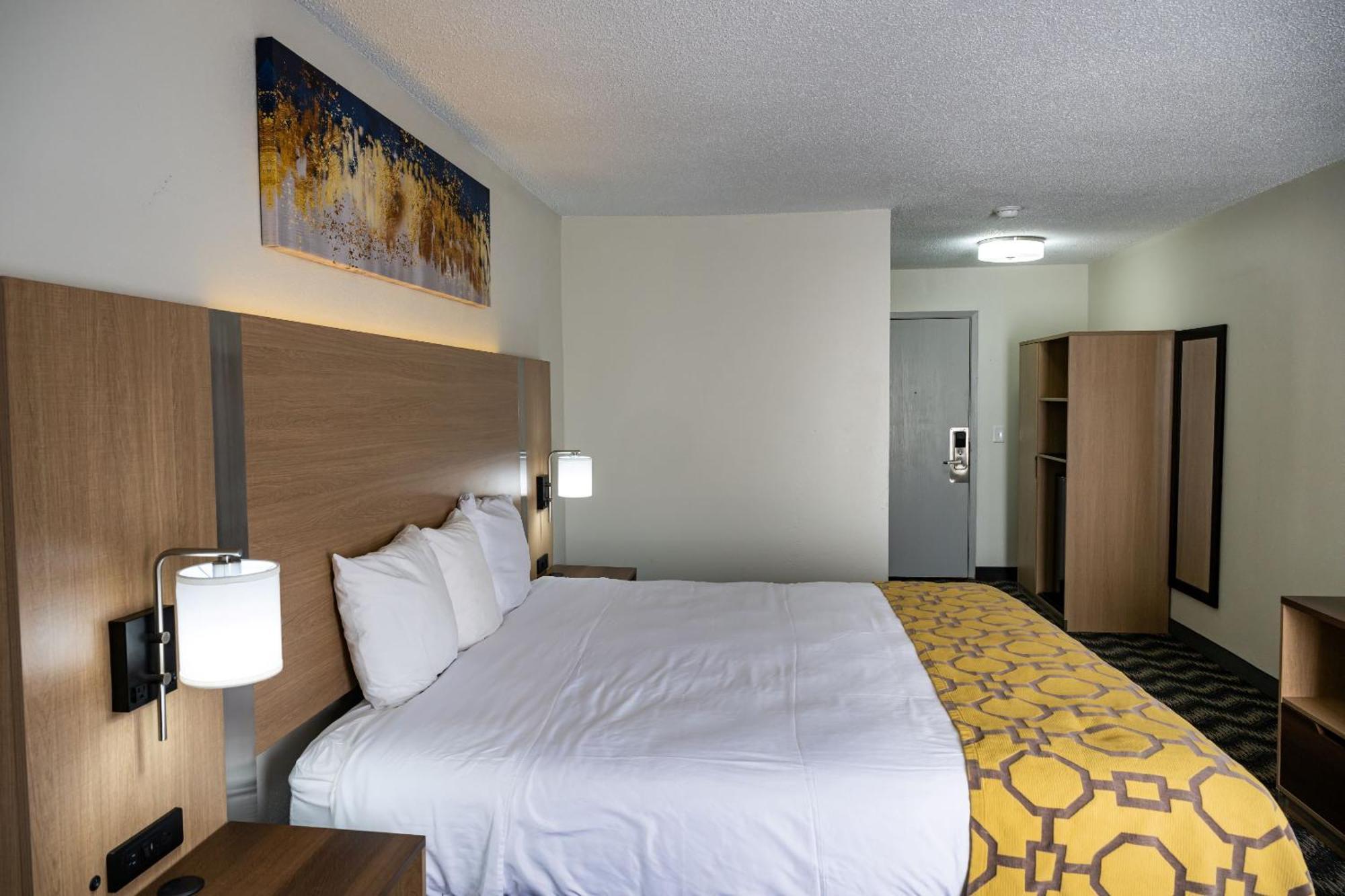 Baymont By Wyndham Greensboro/Coliseum Bagian luar foto