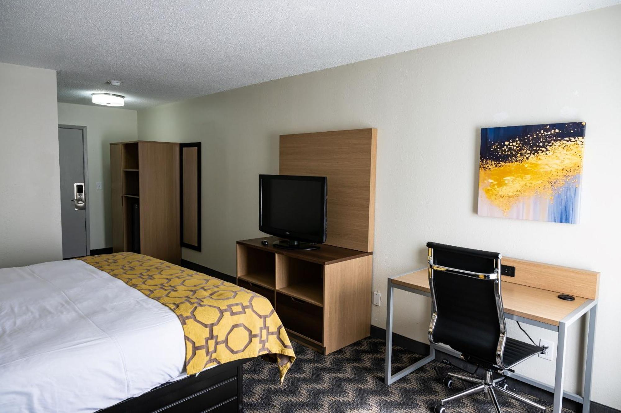 Baymont By Wyndham Greensboro/Coliseum Bagian luar foto