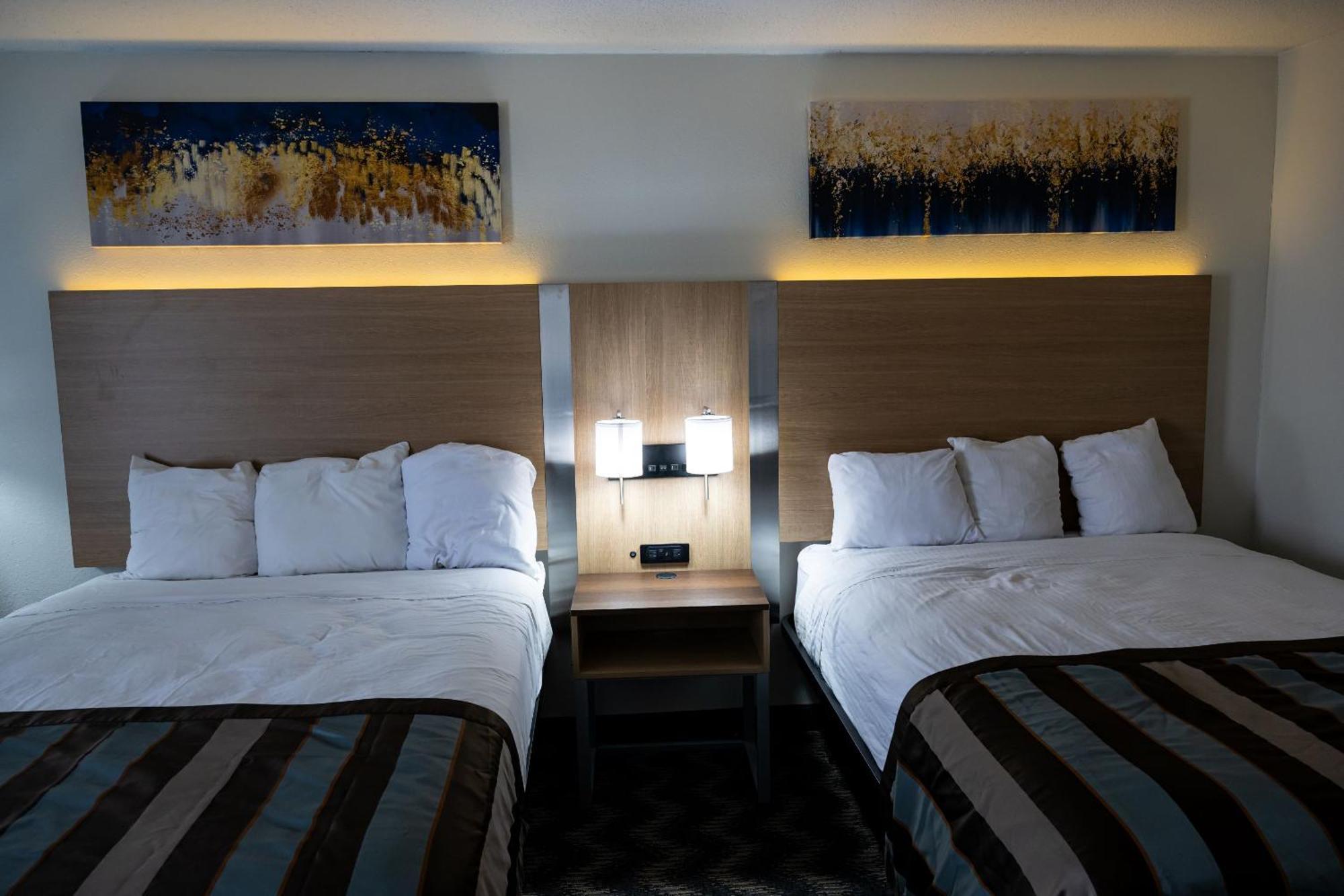 Baymont By Wyndham Greensboro/Coliseum Bagian luar foto