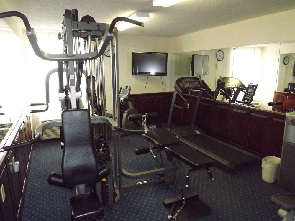 Baymont By Wyndham Greensboro/Coliseum Bagian luar foto